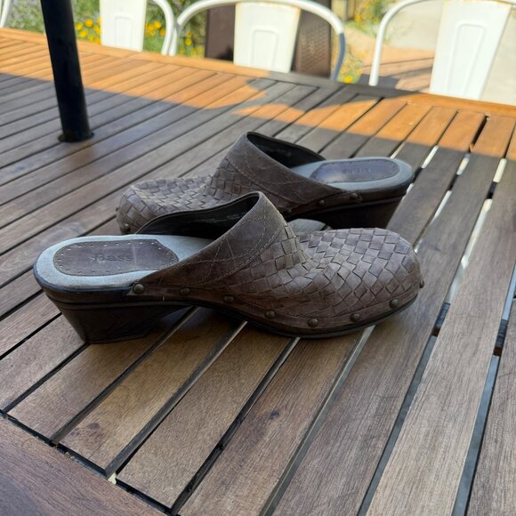 Brown Woven Leather Bass Clogs With Wooden Soles & Brass Studs Size 10 - Picture 2 of 8